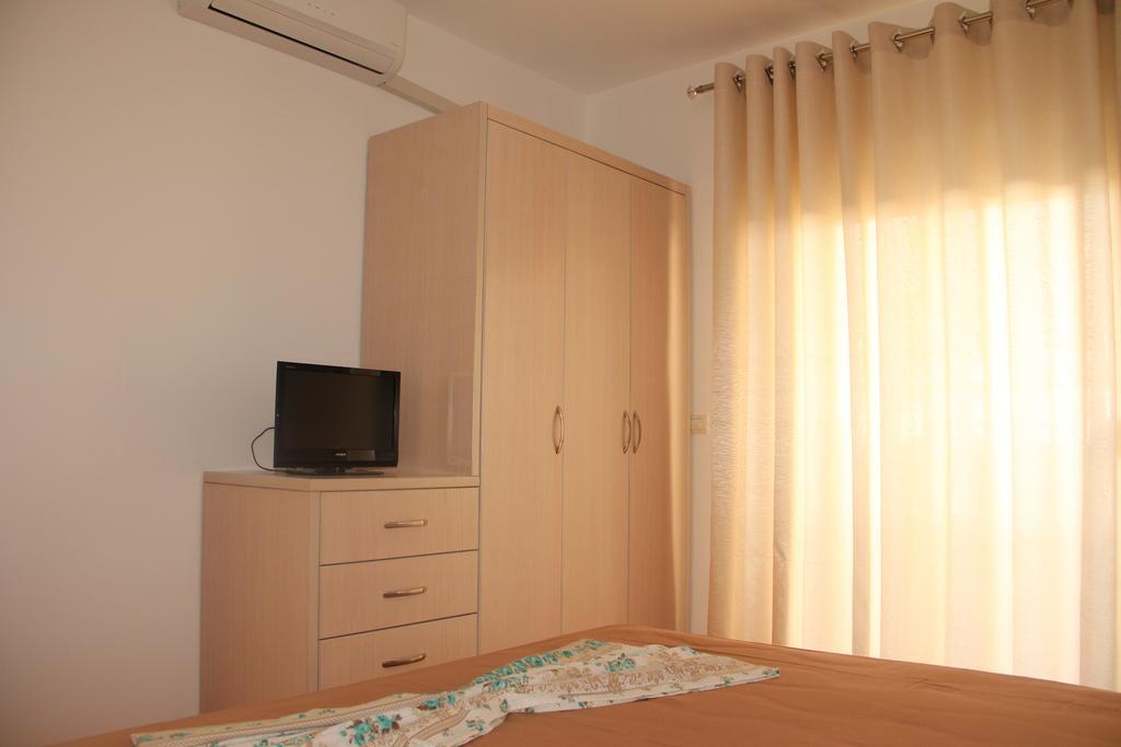 Kristi Apartments Sarandë Buitenkant foto